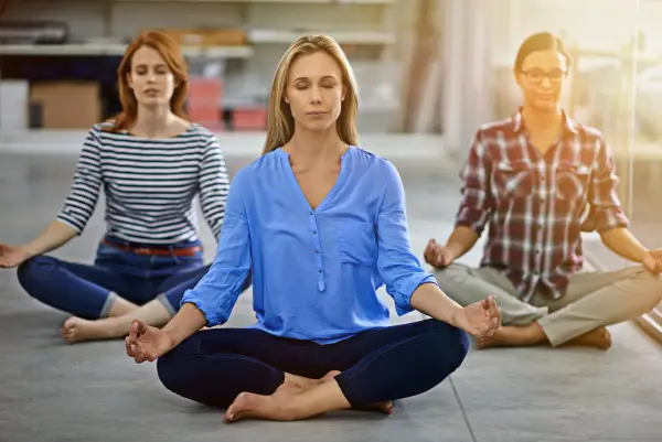 beneficios-da-meditacao-no-ambiente-corporativo-01 beneficios-da-meditacao-no-ambiente-corporativo